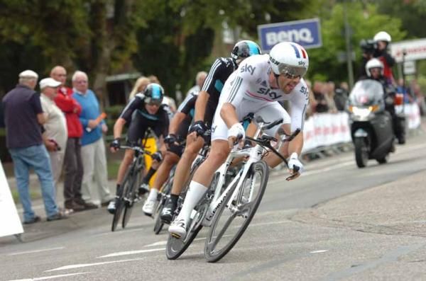 Alex Dowsett leads the Sky team.