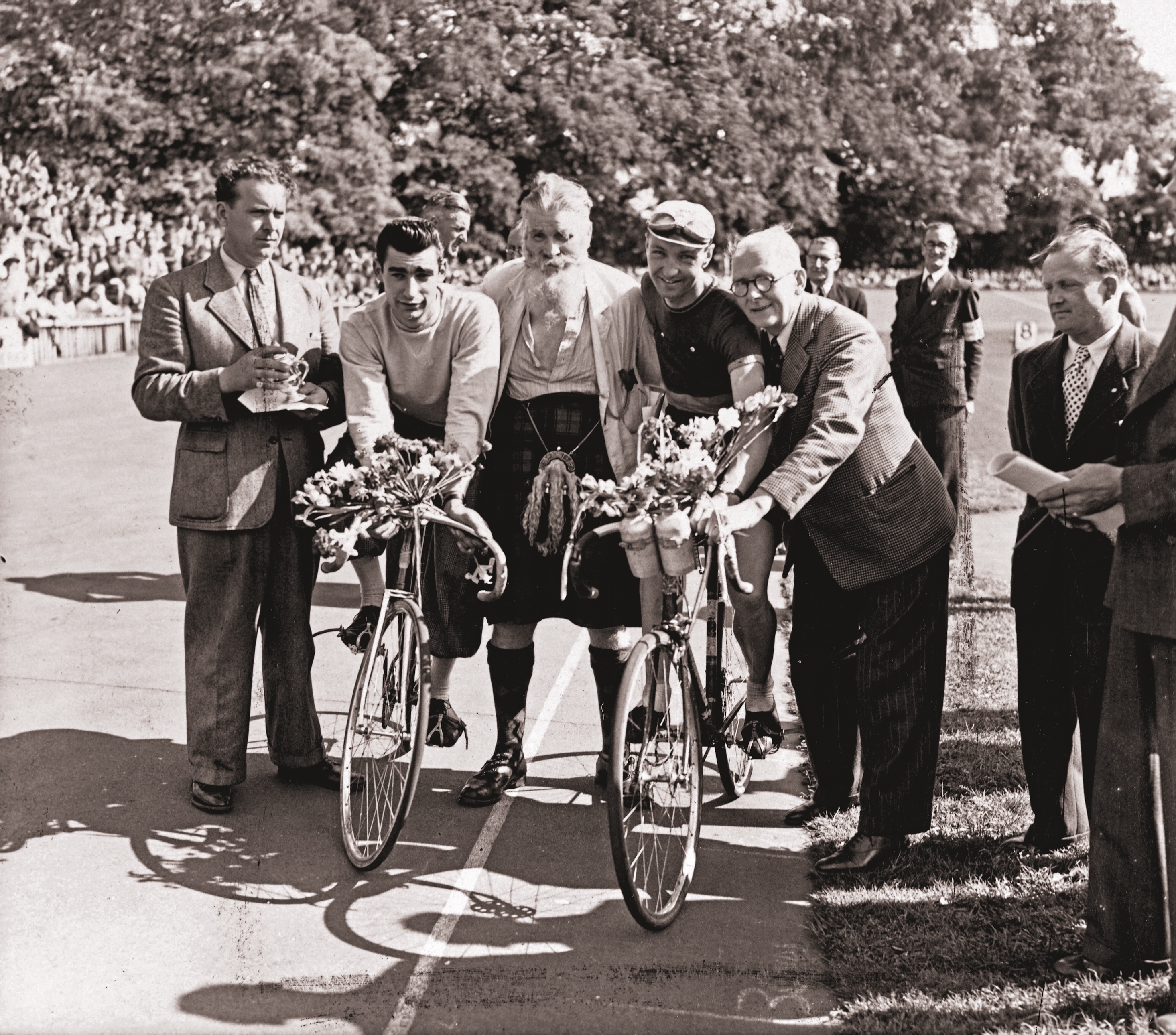 George Fleming receiving a floral tribute in 1947