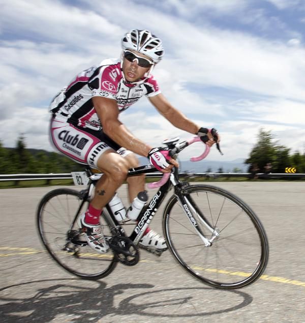 Derrick St-John (Garneau-Club Chaussure) came really close to winning the Mont Megantic stage Thursday. He was caught by Marc DeMaar (UnitedHealthcare pb Maxxis) just about 250 metres from the finish line as they were climbing to the top of Mont Megantic.