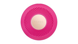 FOREO UFO Mini 2 is one of the best red light therapy devices if you have dry skin