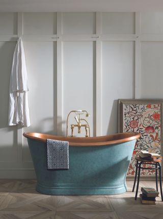 copper bath with verdigris exterior finish and copper interior