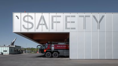 Halle 2 Safety, Payerne Air Base, by RDR architects