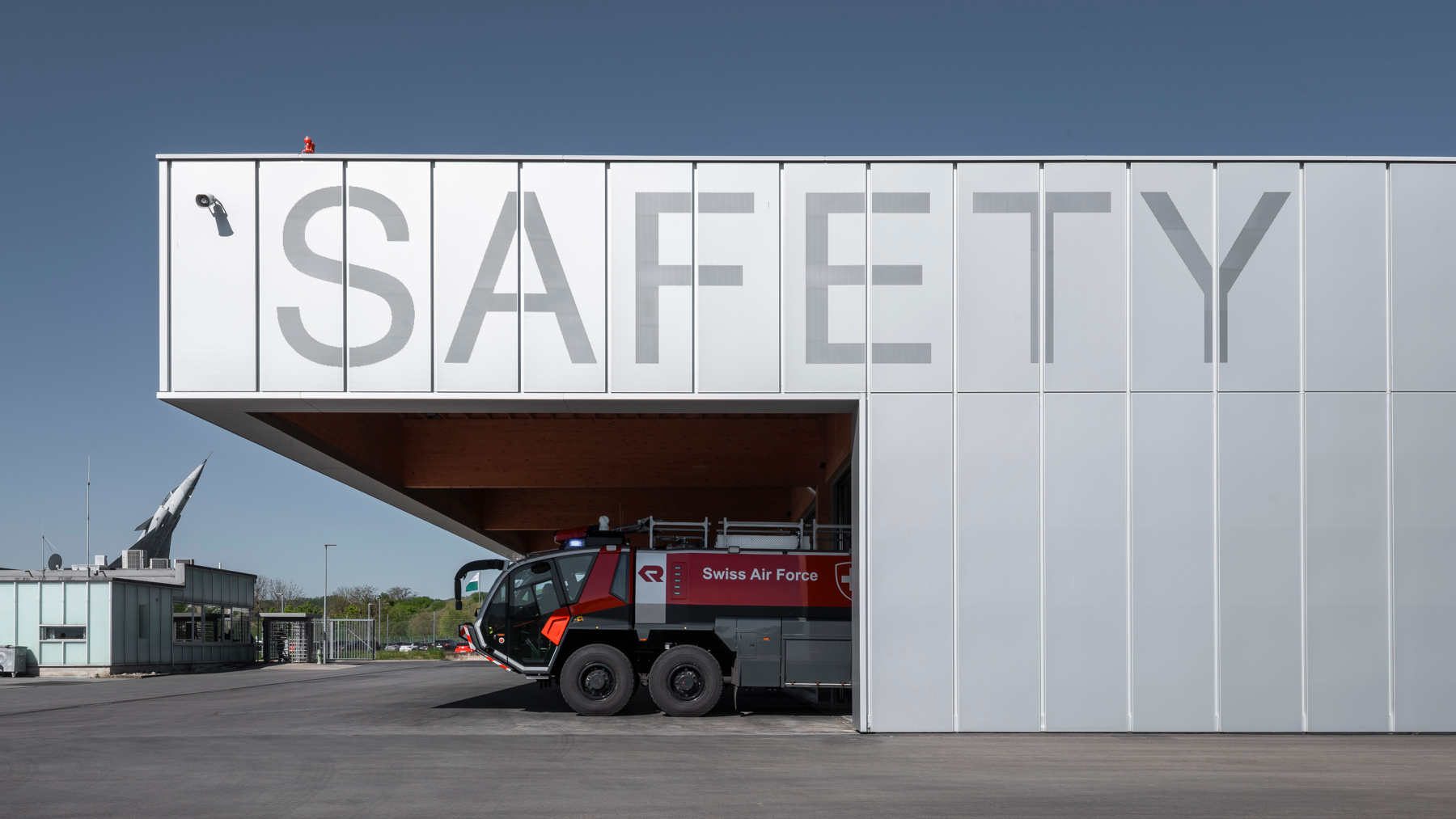 Halle 2 Safety, Payerne Air Base, by RDR architects