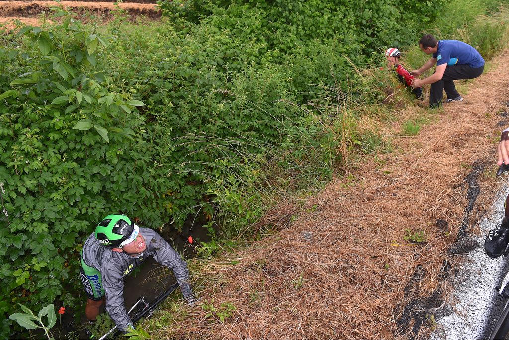 Francesco Manuel Bongiorno (Bardiani CSF) went for a swim after a crash