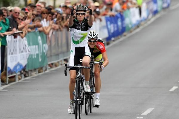 Tiffany Cromwell (GreenEDGE) easliy won the sprint for second from Rachel Neylan (Nutrixxion Abus). Cromwell had time to recognise Spratt's win