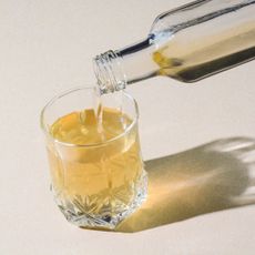 Apple cider vinegar for weight loss: A shot of apple cider vinegar