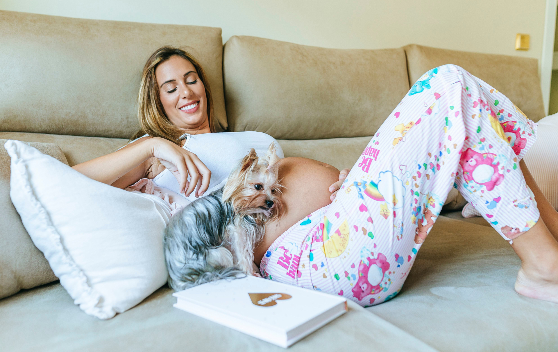 Experts reveal why your dog likes lying on your pregnant stomach | GoodTo
