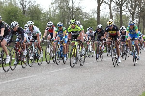 An attack at the side of the peloton by Marta Bastianelli (SC MCipollini Giordana)