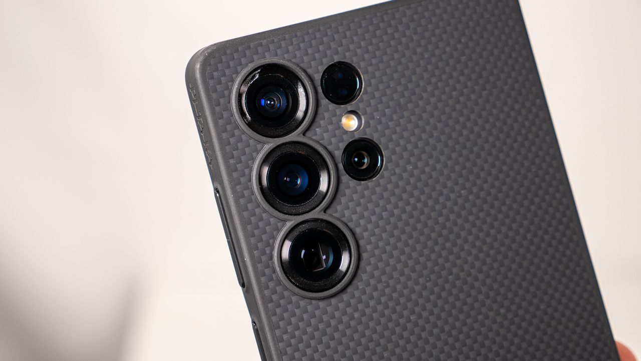 The black and gray Pitaka PinButton case for the Samsung Galaxy S25 Ultra