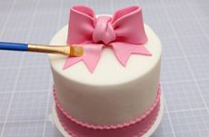 Bow cake decoration