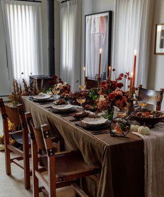 Dining room rustically decorated for the holidays