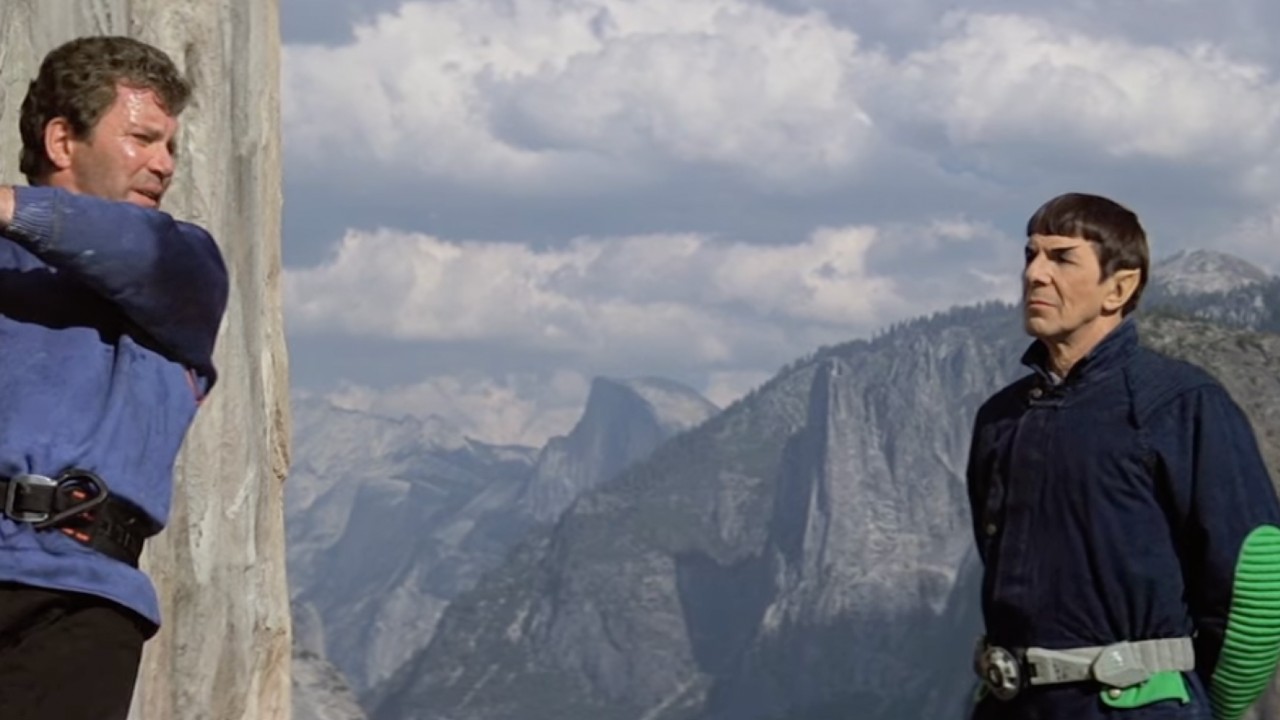 カークとスポックが空中に浮かんでいる間会話する