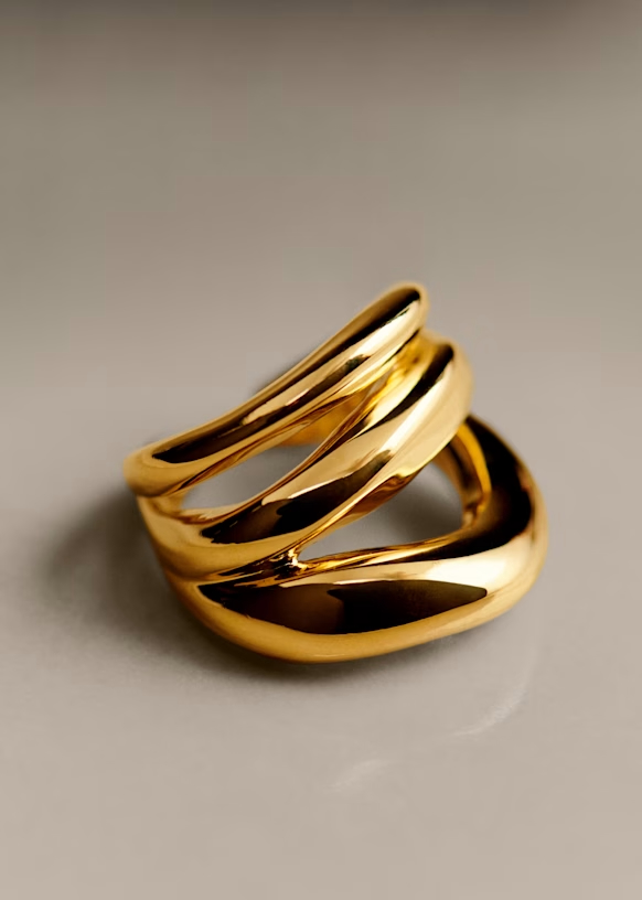 S&amp;eacute;zane, Federica Ring