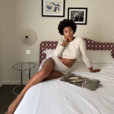 Creator @lenafarl testing makeup products 