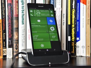 The Lumia 950 XL can also stand in Elite x3 Desk Dock and work with Continuum