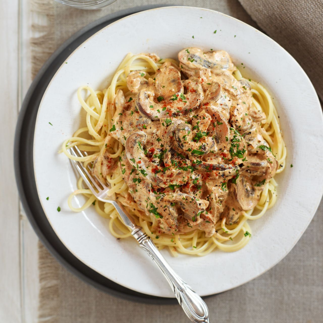 Stroganof-food-woman and home