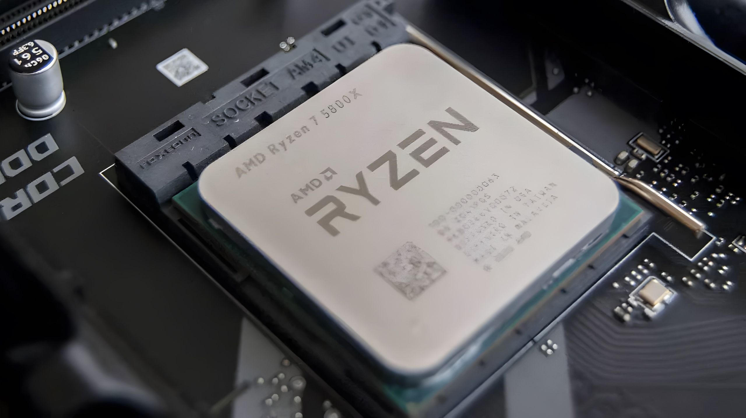 AMD Ryzen 7 5800XとX570unify Ryzen-7-5700x-vs-ryzen-7-5800x