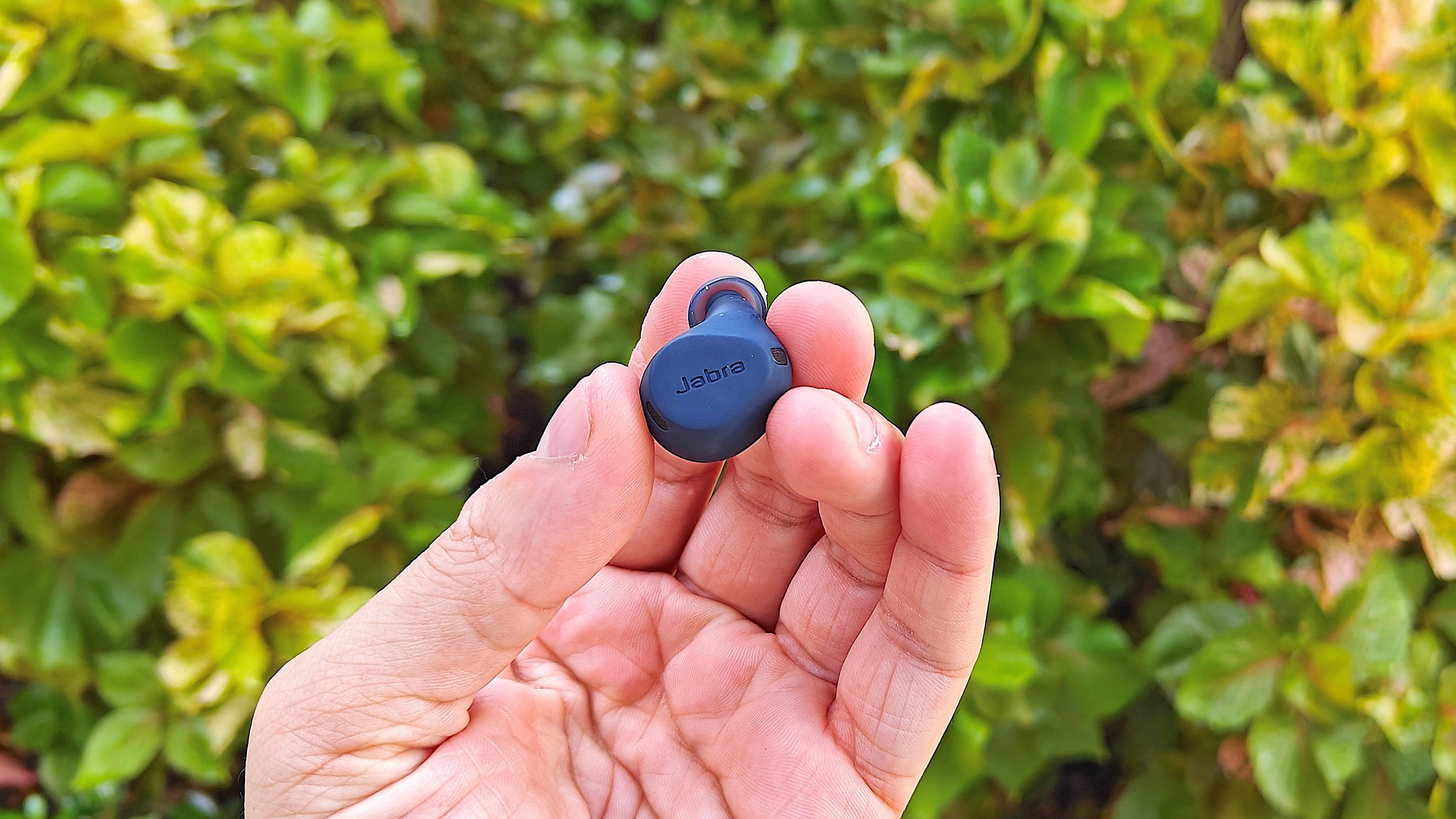 Jabra's Elite 8 Active review: Best-ever durability ideal for active ...