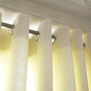 curtain with eyelets and patterned fabric