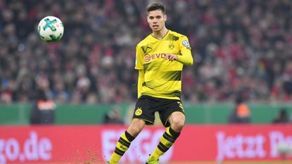 Julian Weigl Man City transfer news