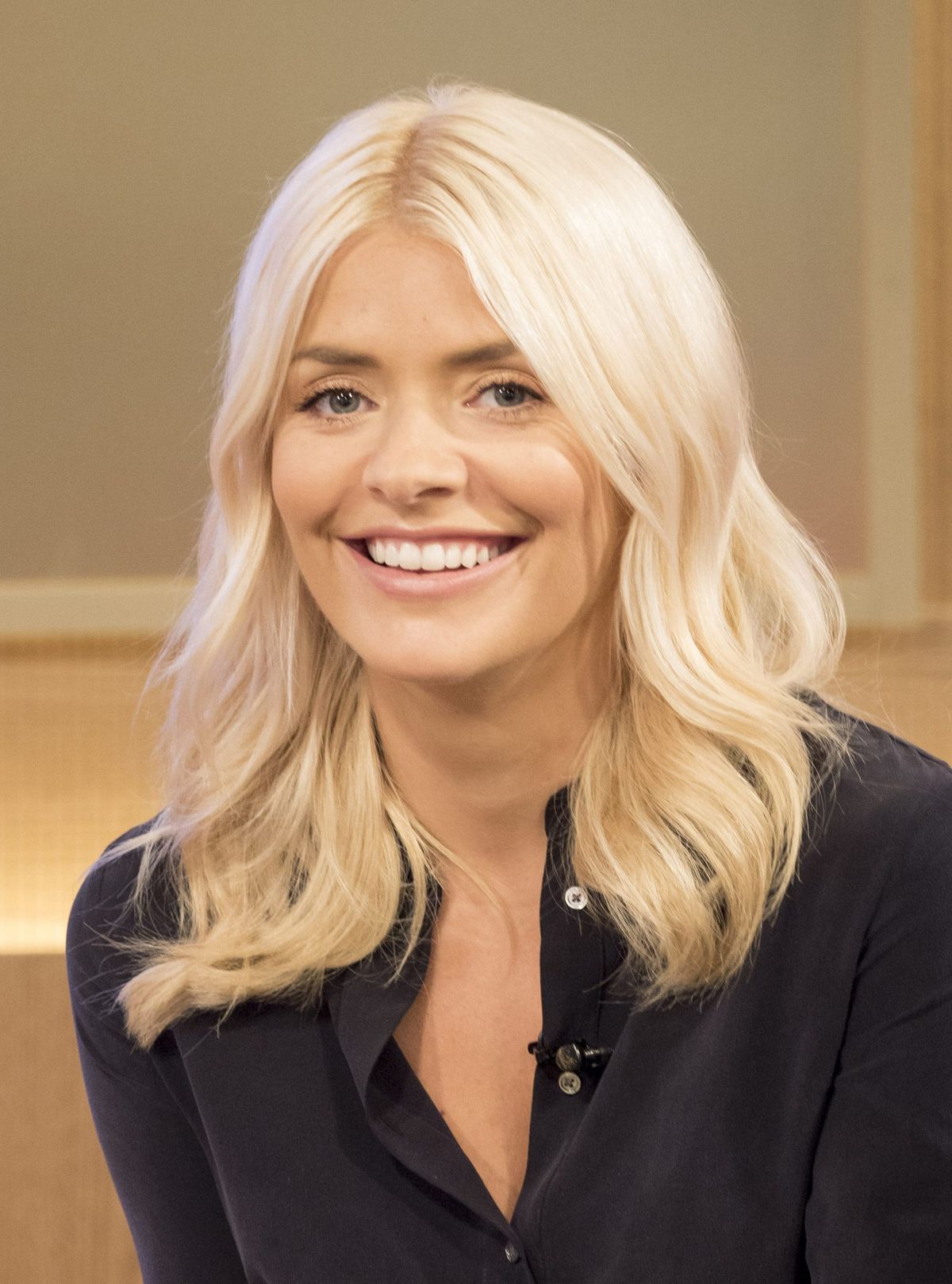 Holly Willoughby Salary How Much The Presenter Earns For Her This