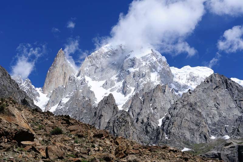 Unlike the rest of the Himalayas, which are losing mass, the Karakoram glaciers seem to be holding steady or even gaining ice, finds a new study. (Shown here, the Karakoram&#039;s Hunza and Lady Finger peaks.)