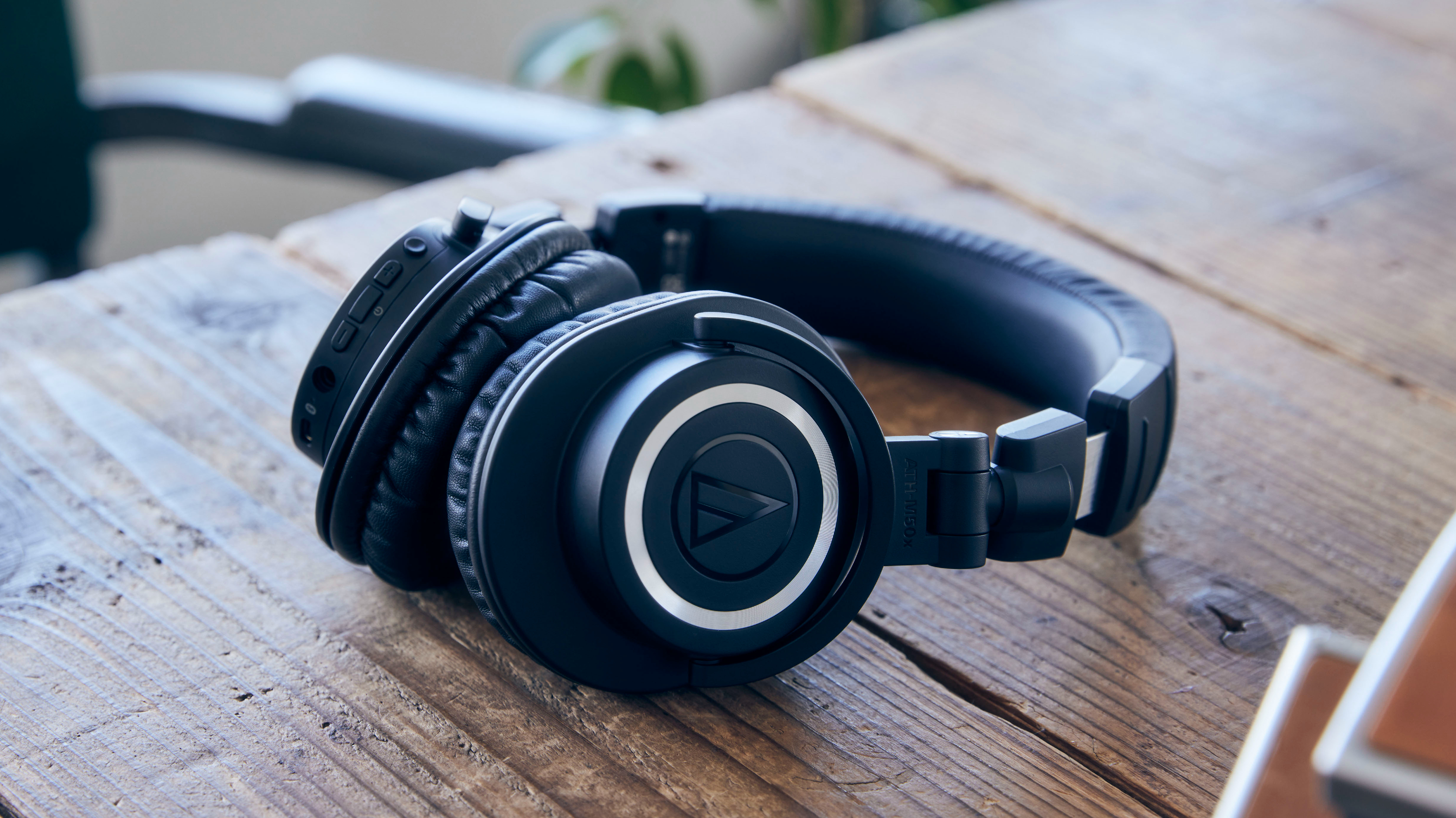 Audio-Technica M50xBT2