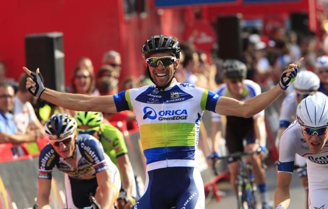 Michael Matthews (Orica-GreenEdge) sprints to victory