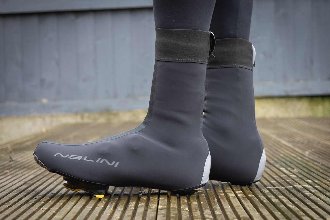 A rider wearing the Nalini B0W overshoes