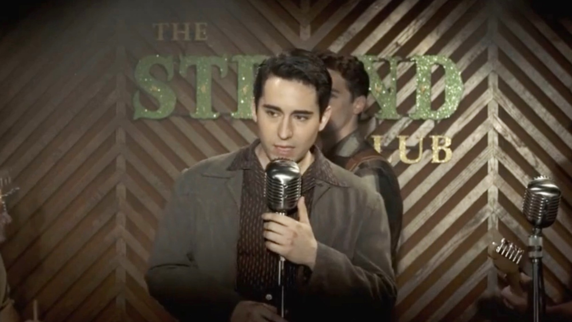 John Lloyd Young singing his heart out in Jersey Boys