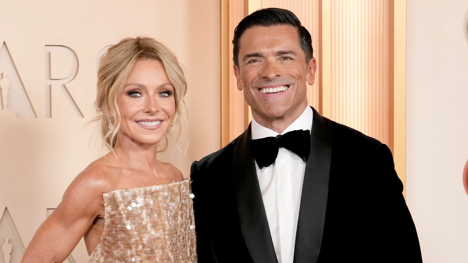 Kelly Ripa and Mark Consuelos