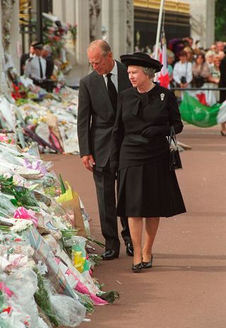 The Queen Inspects Princess Diana Tributes