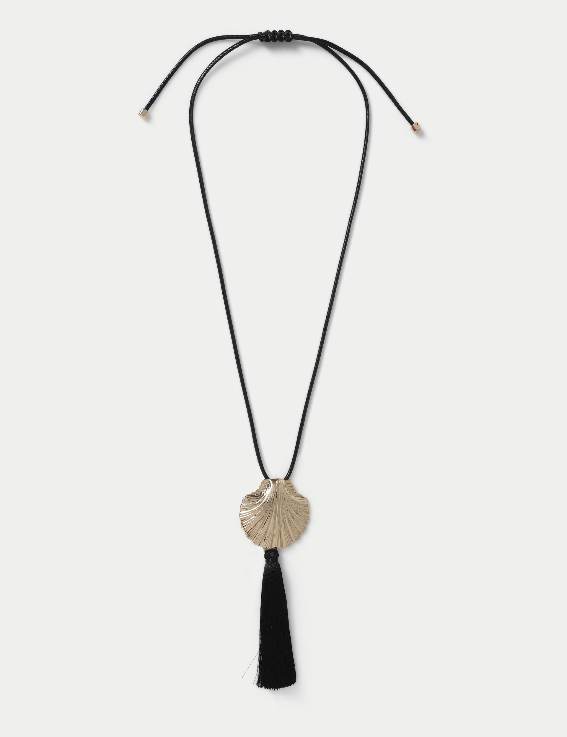 Long Tassel Shell Pendant Necklace