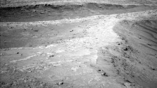 A grayscale image of three ridges coming together in a y-shape. 