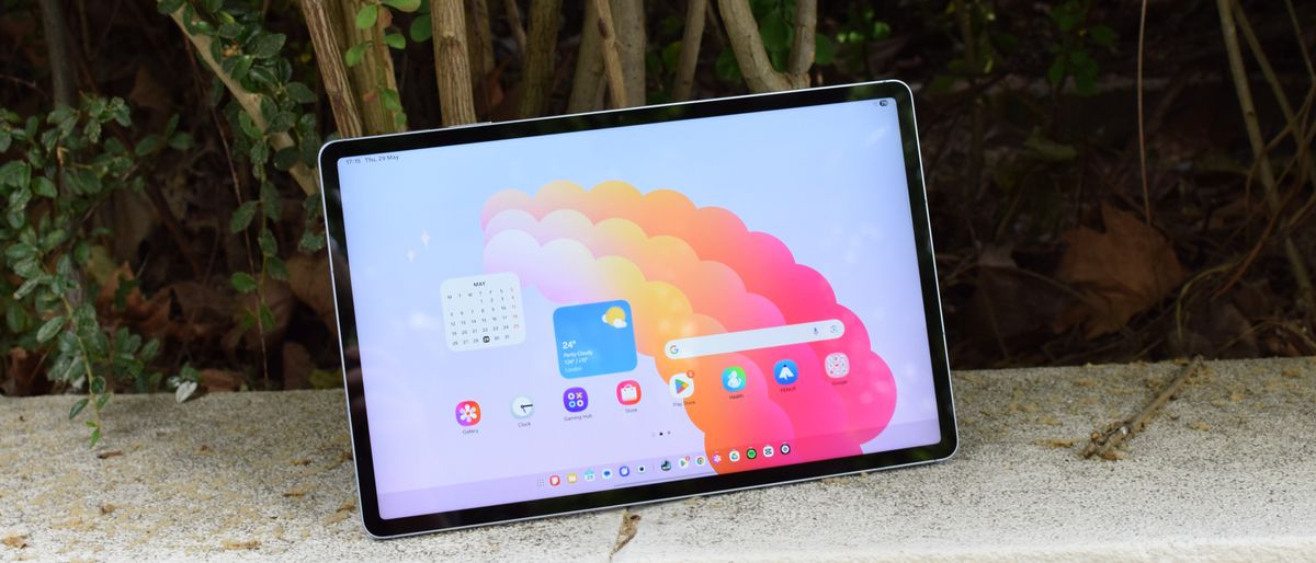 I used the Galaxy Tab S10 FE Plus for a week and it's the most durable multitasker but lags behind the iPad Air in an important way