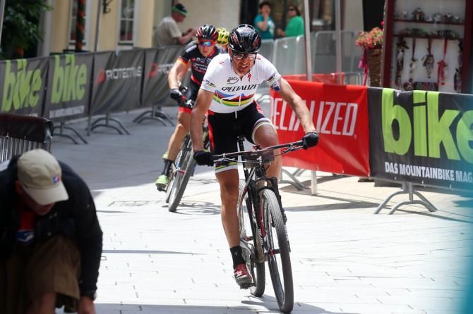 Christoph Sauser wins stage 1