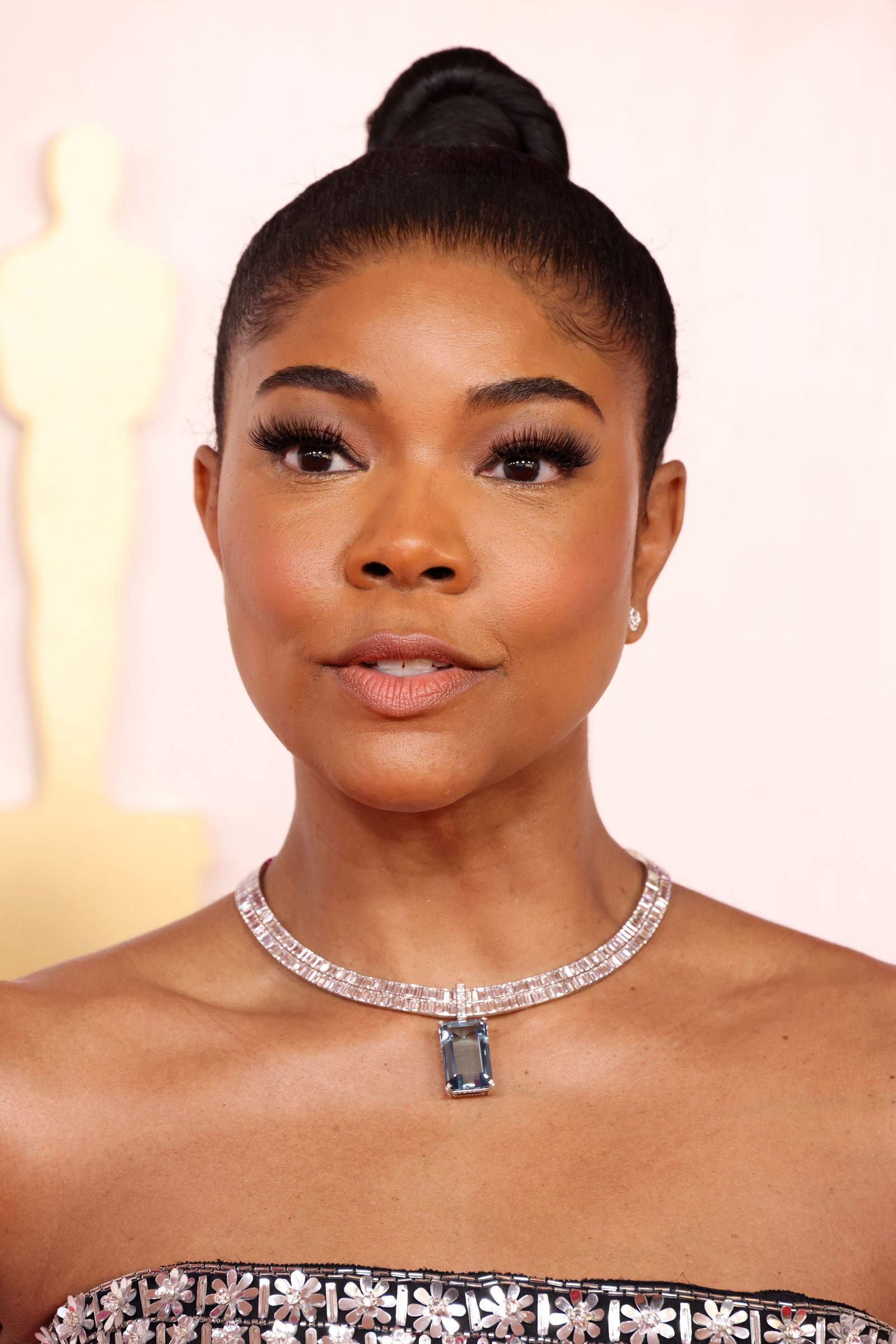 Gabrielle Union Wore Custom Carolina Herrera On The 2024 Oscars Red ...