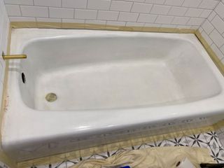 Bathtub before refinishing