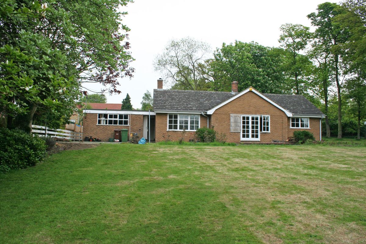 10 Remodelled Bungalows: Amazing Before & After Transformations ...