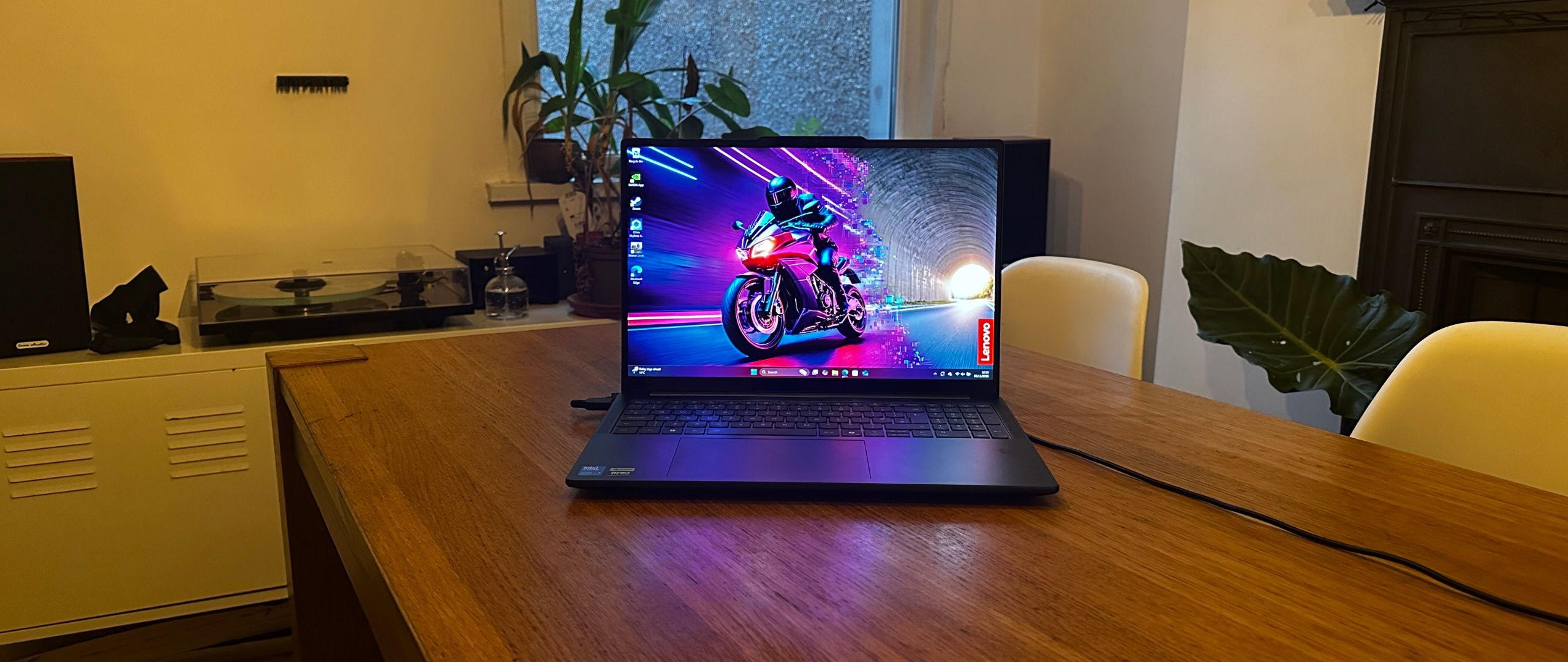 Lenovo Yoga Pro 9i Gen 10 Aura Edition 