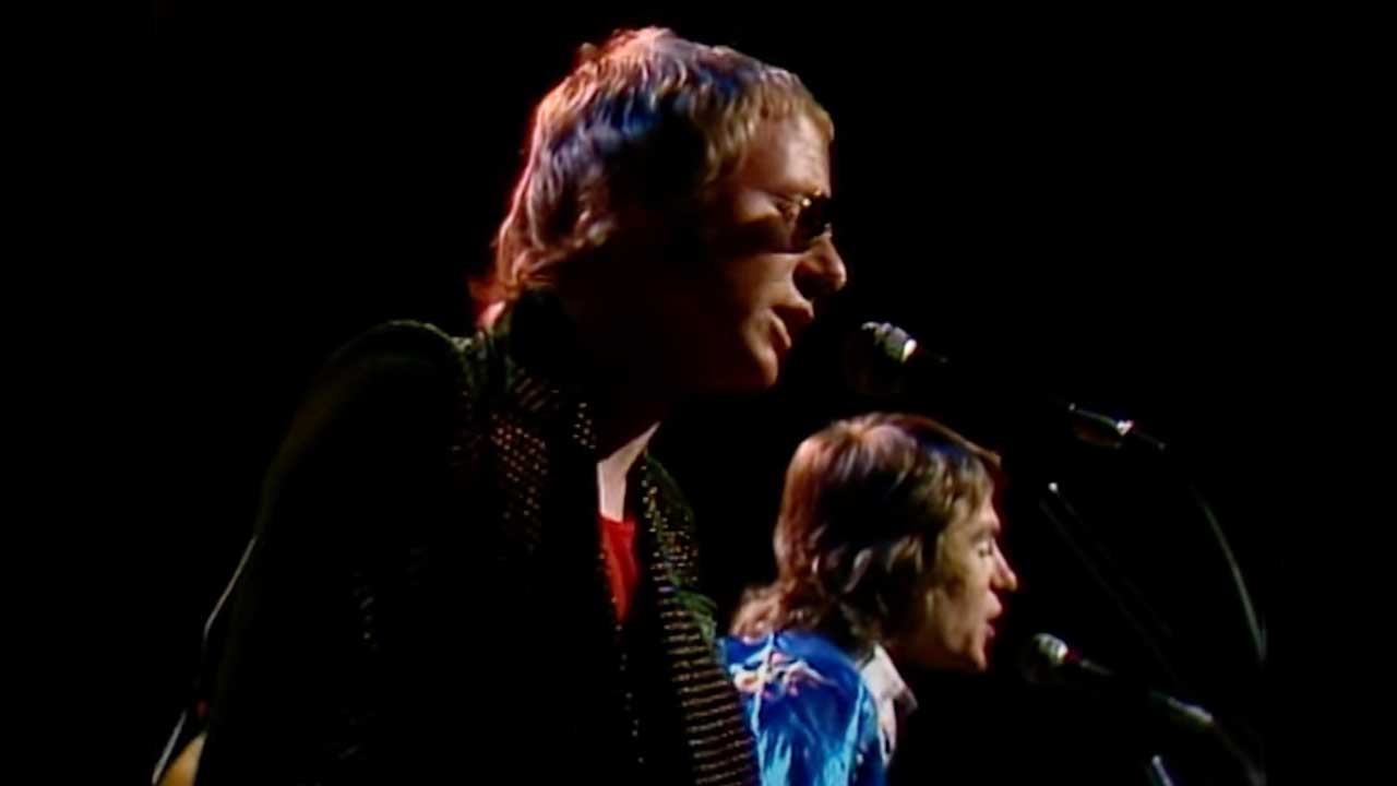 Watch Wishbone Ash play the classic Blowin' Free on The Midnight Special 50 years ago