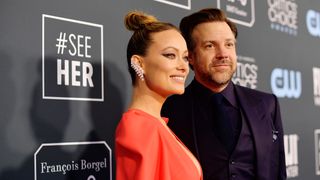 santa monica, california january 12 olivia wilde l and jason sudeikis attend the 25th annual critics choice awards at barker hangar on january 12, 2020 in santa monica, california photo by matt winkelmeyergetty images for critics choice association