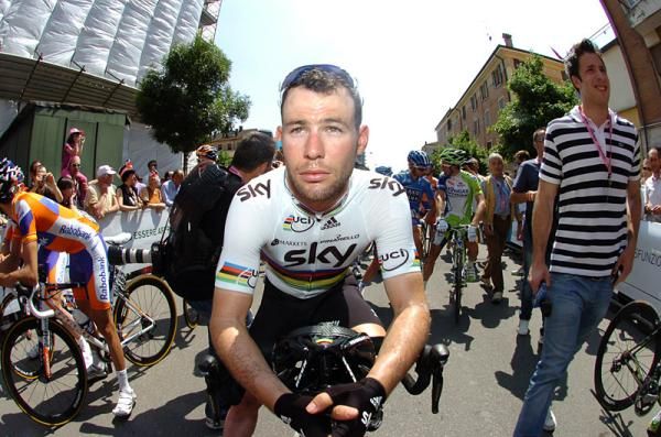Mark Cavendish (Sky) awaits the start of stage 5.