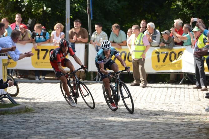 Sylvain Chavanel (Omega Pharma QuickStep) leads Daniel Oss (BMC)