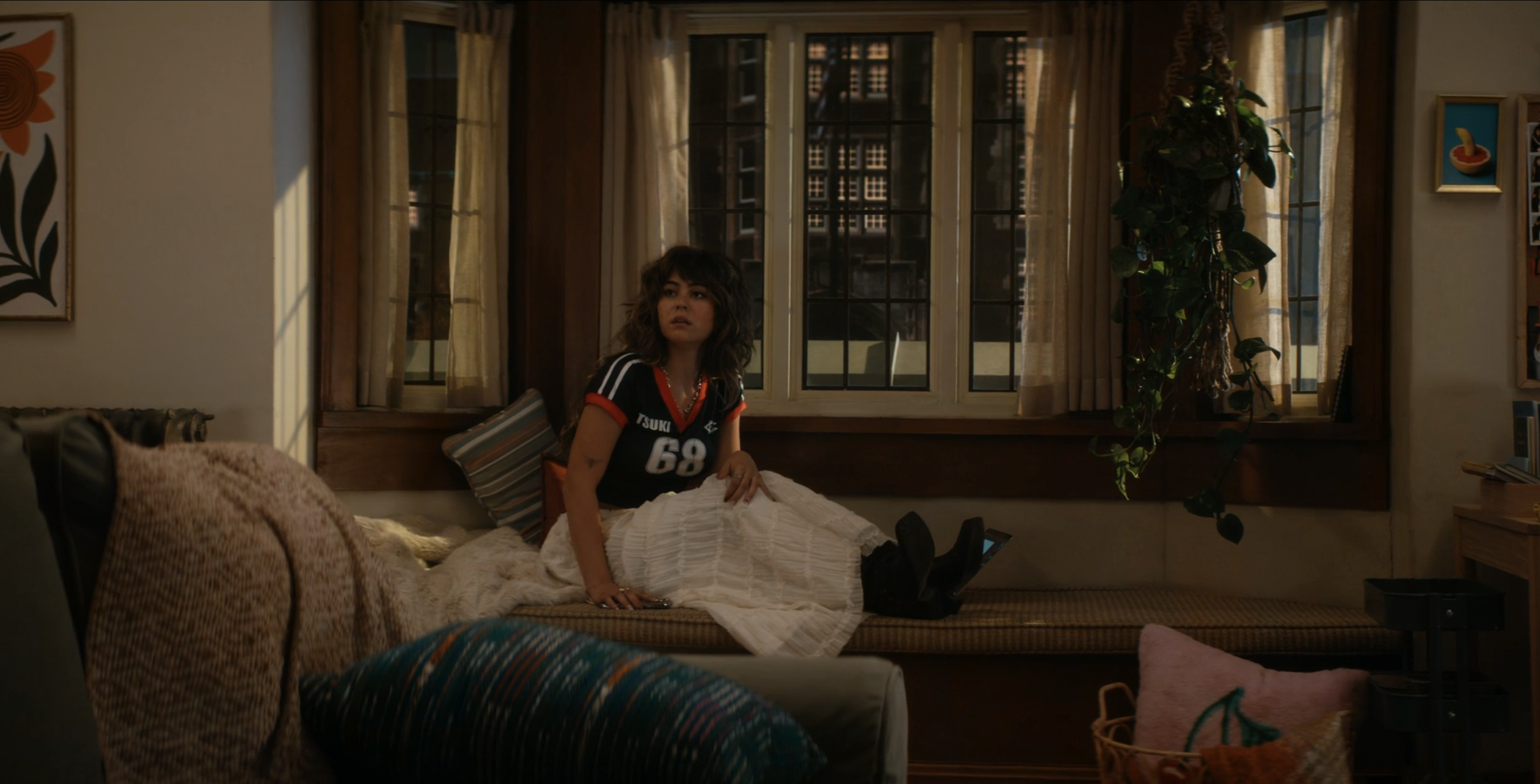 Allie's outfits in Off Campus Season 1