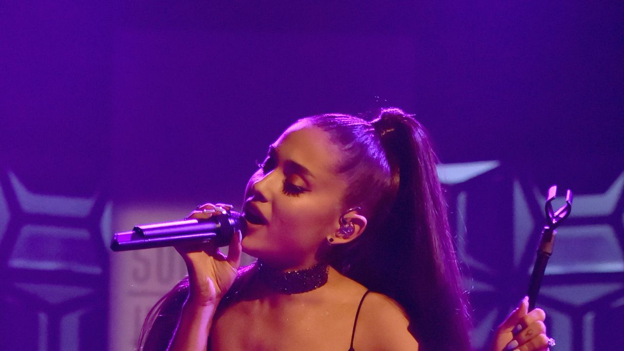 Ariana Grande Flashes Her Engagement Ring