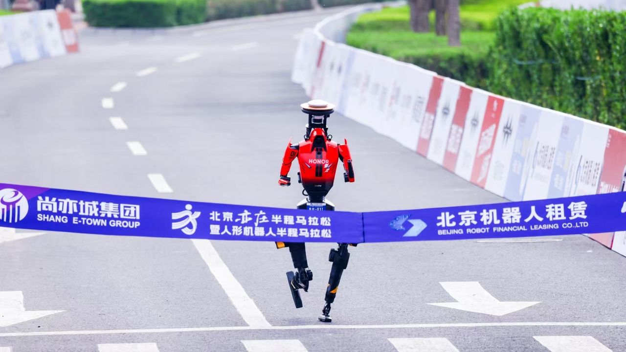 Runners have finally completed a sub 2-hour marathon, but another running world record was recently smashed — this time by a humanoid robot. Here's how.