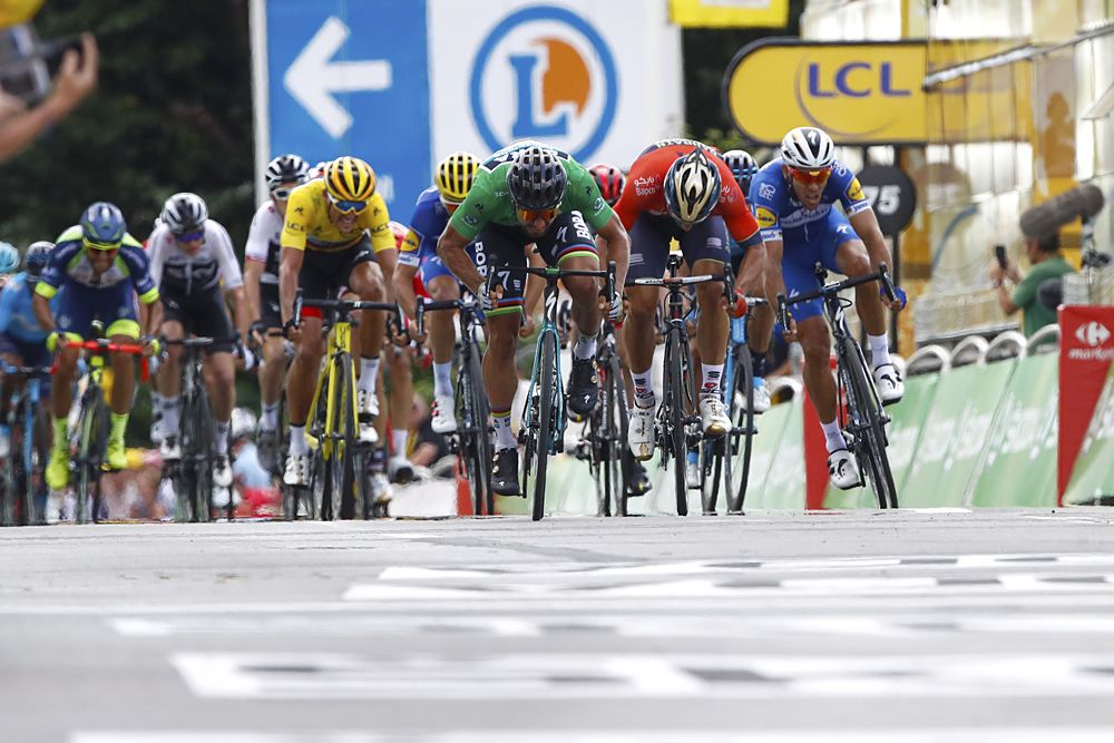 The bunch sprint at stage 5 of the Tour de France