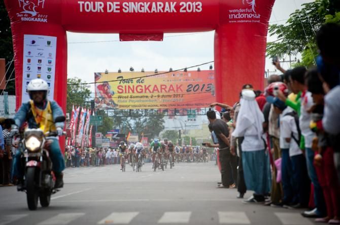 Riders powered to the first sprint point line