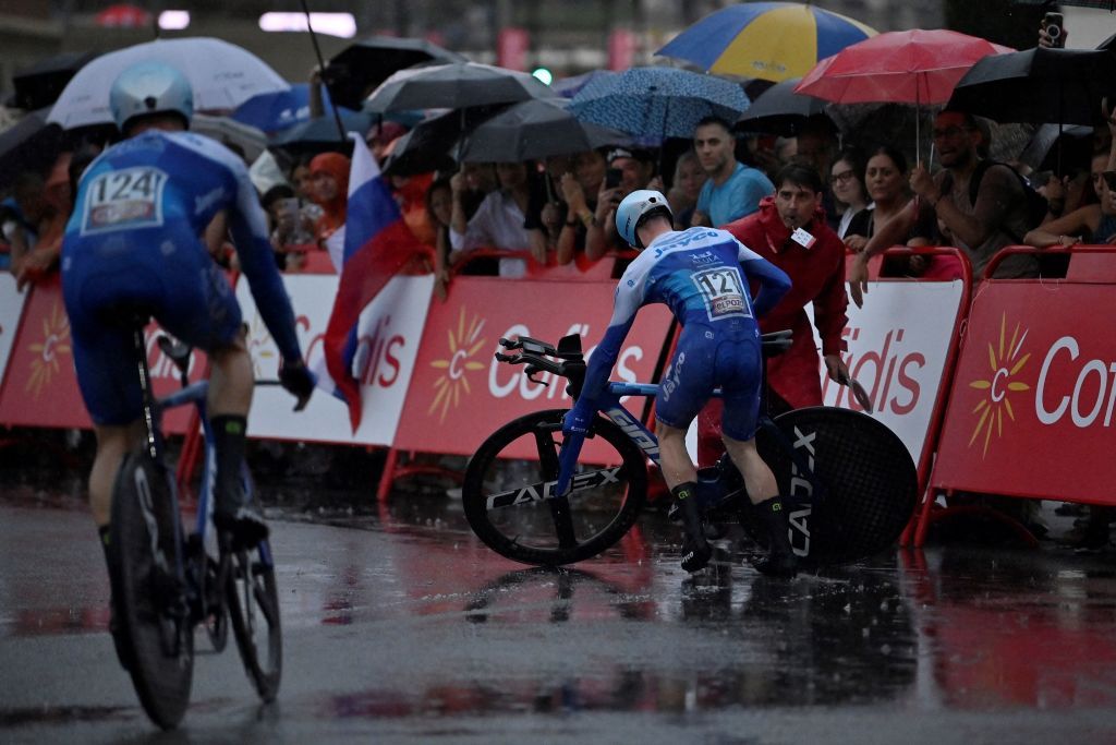 Jayco-AIUIa’s Eddie Dunbar was one of many riders who crashed in the miserable conditions